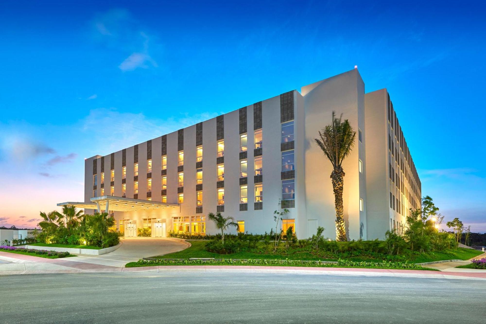 City Express Plus By Marriott Cancun Aeropuerto Riviera Luaran gambar